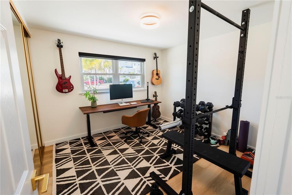 For Sale: $799,000 (3 beds, 2 baths, 1386 Square Feet)