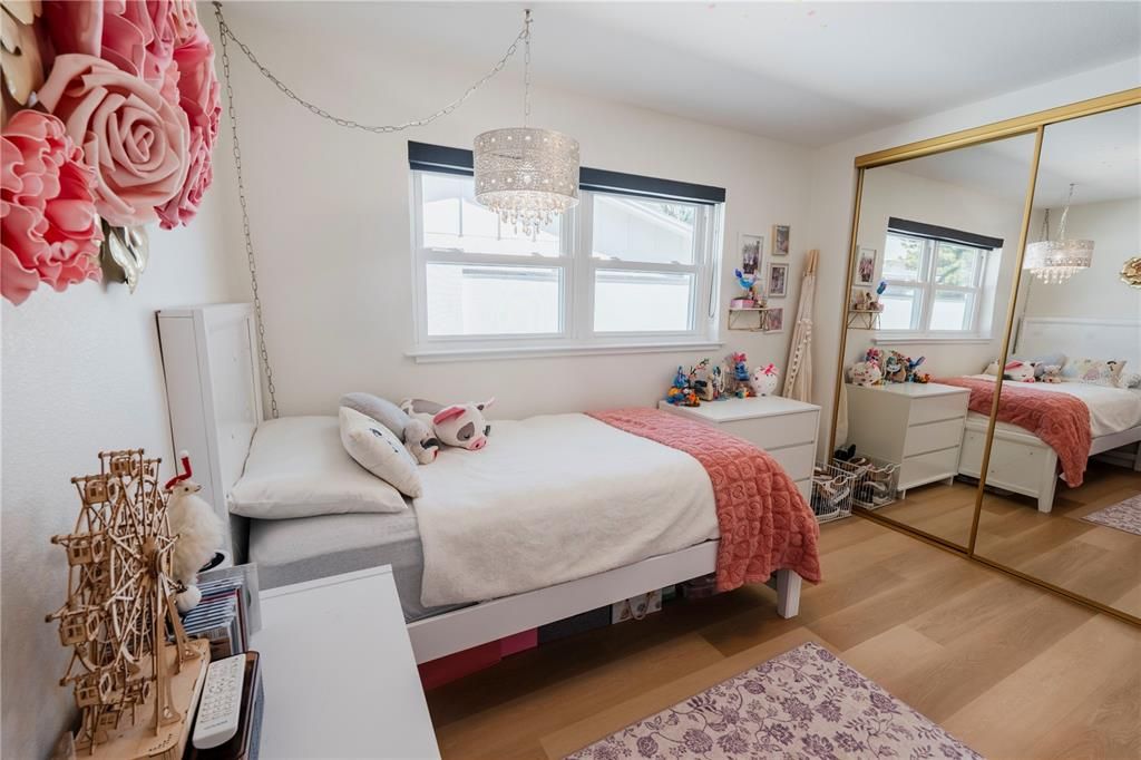 For Sale: $799,000 (3 beds, 2 baths, 1386 Square Feet)