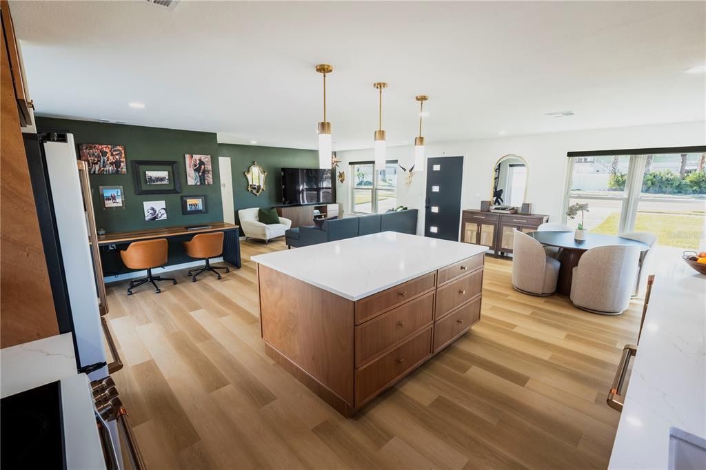 For Sale: $799,000 (3 beds, 2 baths, 1386 Square Feet)