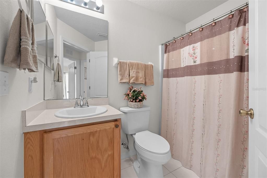 Activo con contrato: $299,900 (3 camas, 2 baños, 2027 Pies cuadrados)