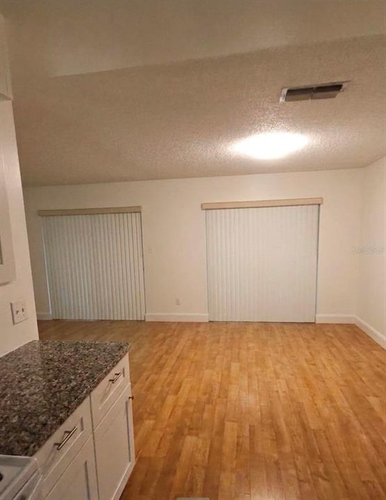 В аренду: $2,000 (2 спален, 2 ванн, 1266 Квадратных фут)