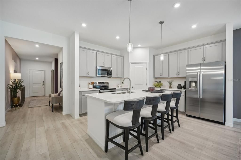 En Venta: $368,990 (4 camas, 3 baños, 2210 Pies cuadrados)