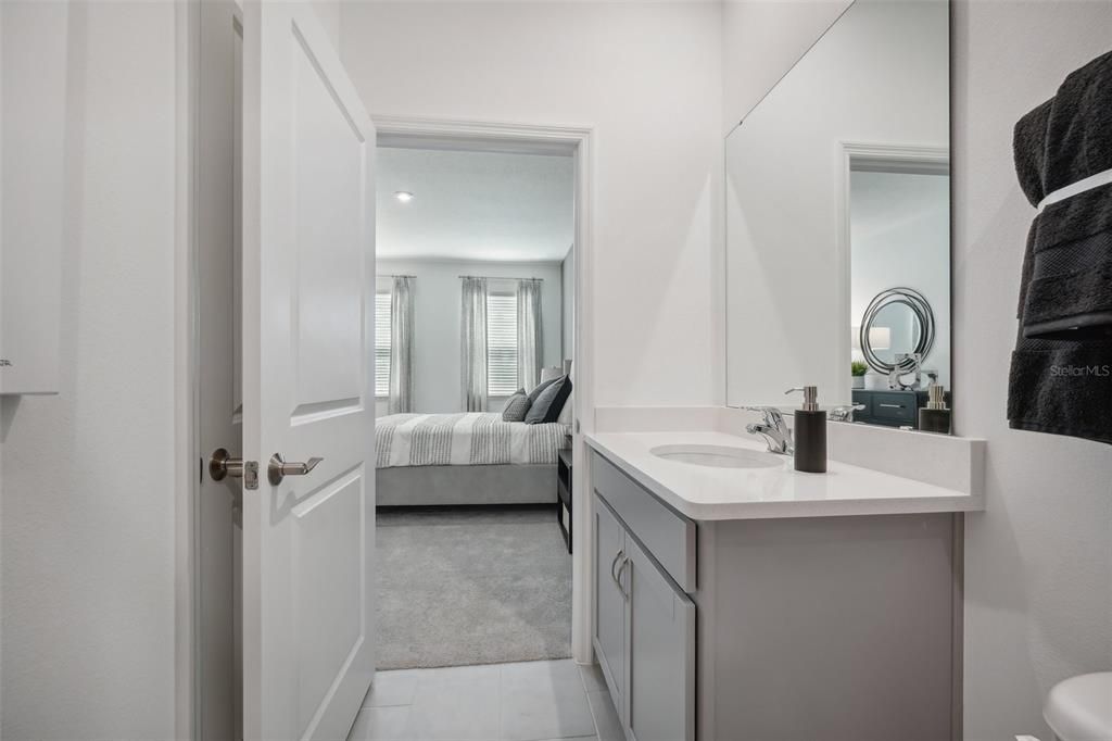 En Venta: $368,990 (4 camas, 3 baños, 2210 Pies cuadrados)