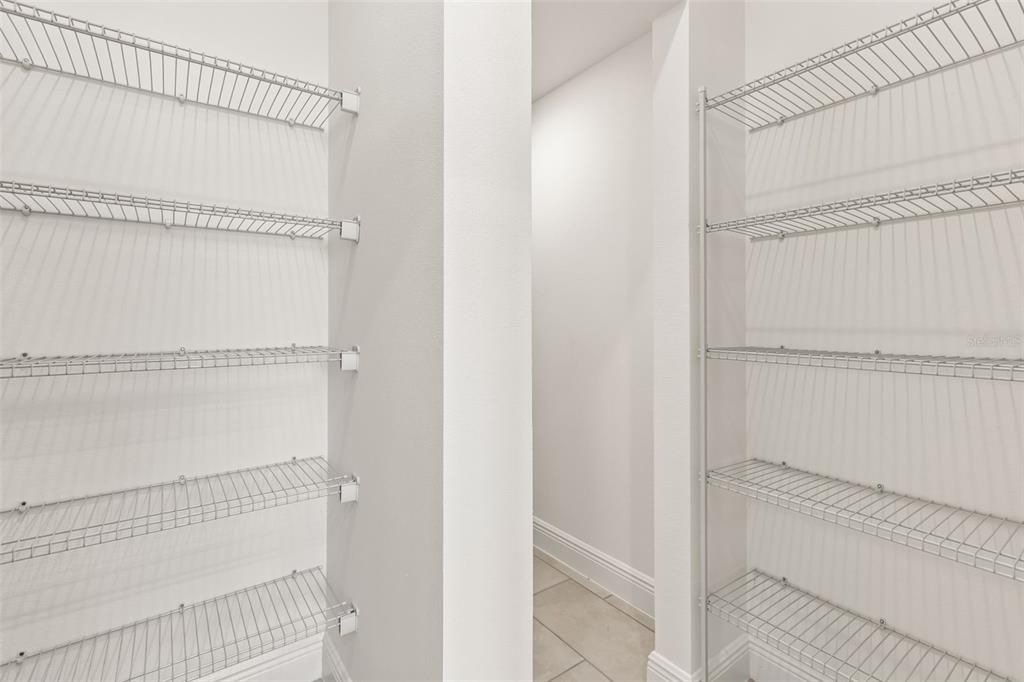 На продажу: $479,990 (4 спален, 2 ванн, 2560 Квадратных фут)