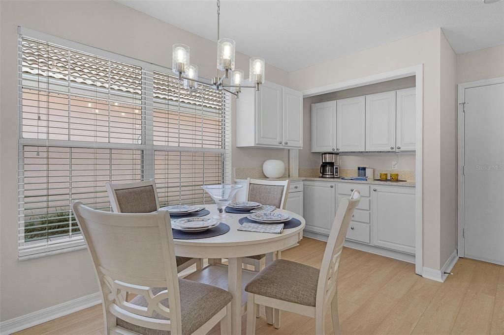 For Sale: $425,000 (2 beds, 2 baths, 1686 Square Feet)