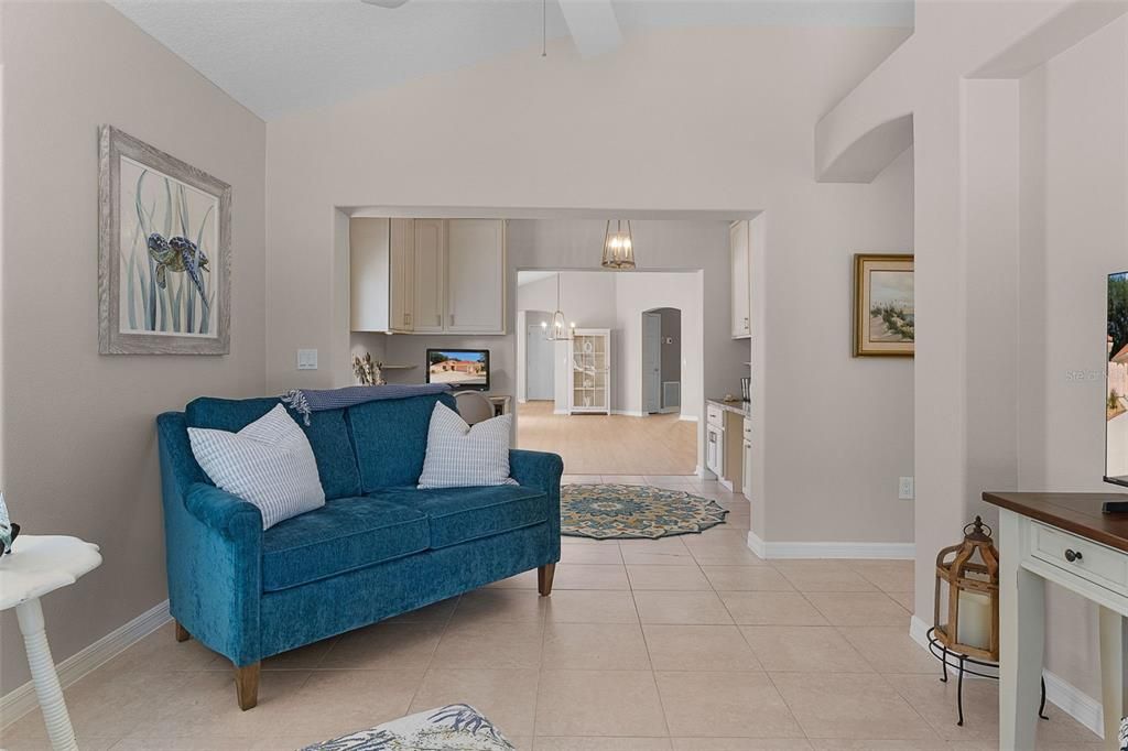 For Sale: $425,000 (2 beds, 2 baths, 1686 Square Feet)