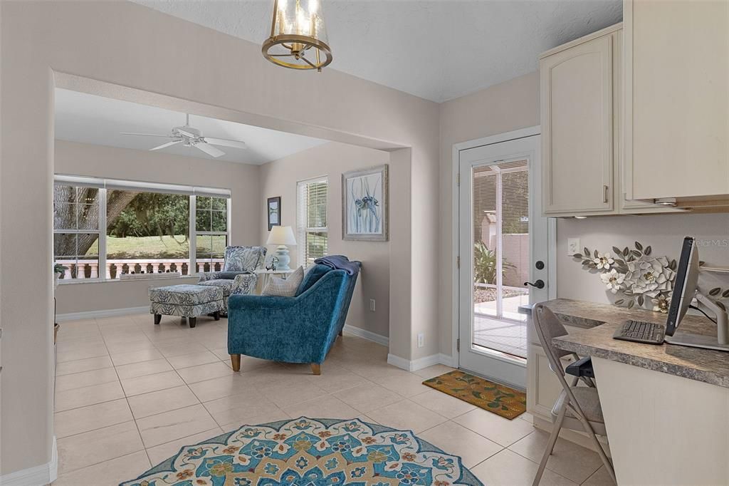 For Sale: $425,000 (2 beds, 2 baths, 1686 Square Feet)