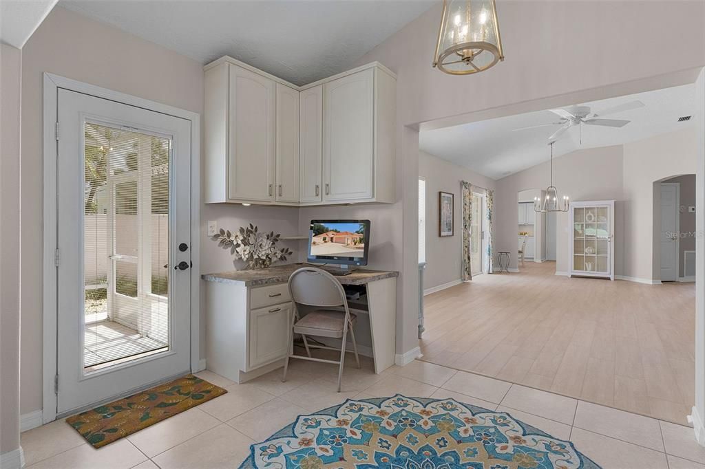 For Sale: $425,000 (2 beds, 2 baths, 1686 Square Feet)