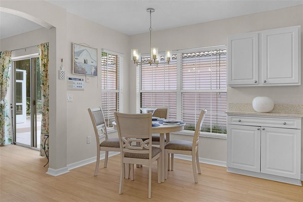 For Sale: $425,000 (2 beds, 2 baths, 1686 Square Feet)