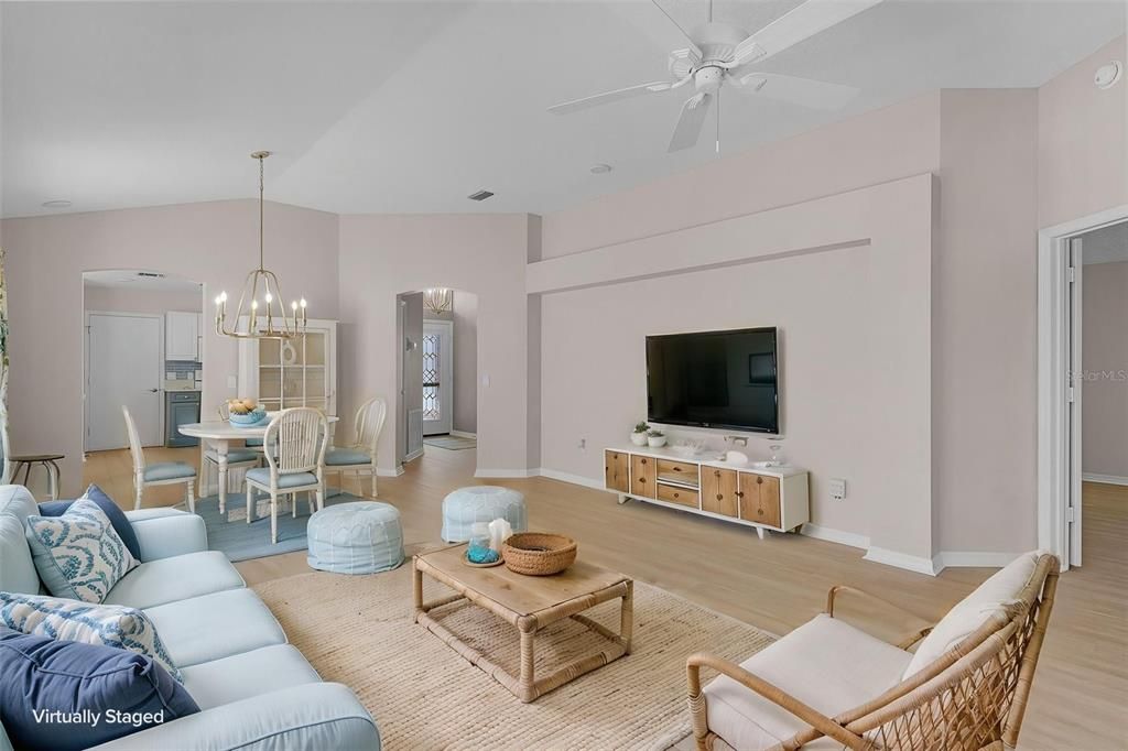 For Sale: $425,000 (2 beds, 2 baths, 1686 Square Feet)