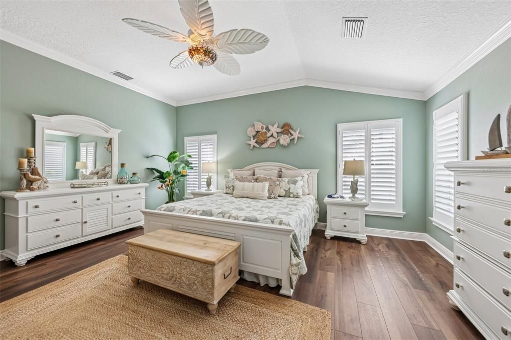 Active With Contract: $1,149,000 (3 beds, 2 baths, 2206 Square Feet)