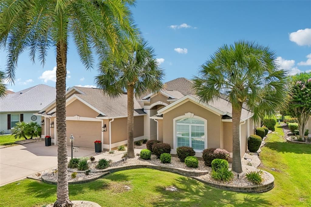 Active With Contract: $1,149,000 (3 beds, 2 baths, 2206 Square Feet)