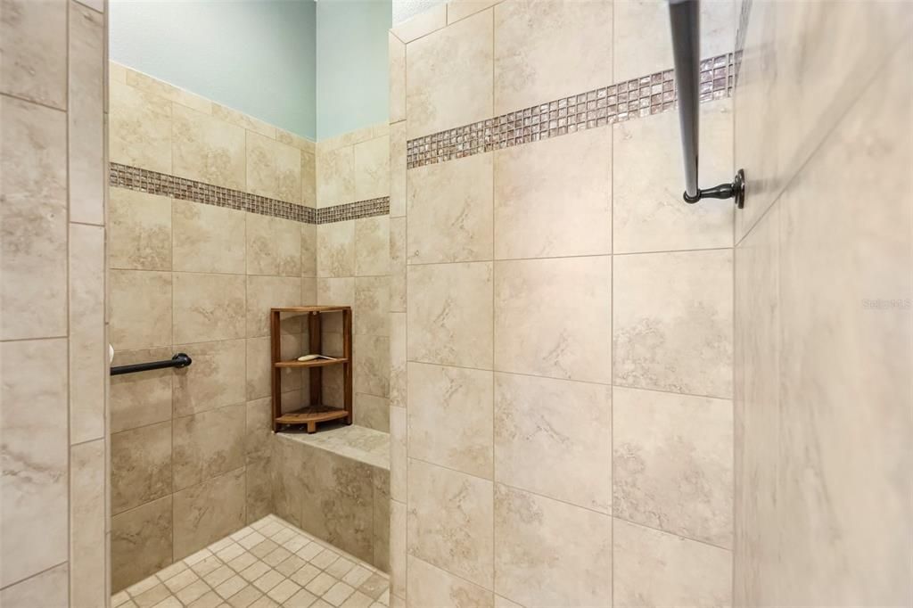 Active With Contract: $1,149,000 (3 beds, 2 baths, 2206 Square Feet)