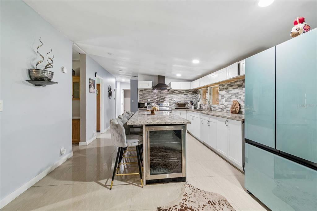 For Sale: $375,000 (3 beds, 3 baths, 1782 Square Feet)