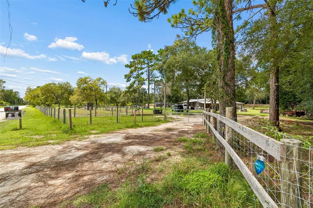 For Sale: $375,000 (3 beds, 3 baths, 1782 Square Feet)