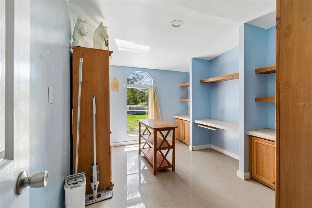 For Sale: $375,000 (3 beds, 3 baths, 1782 Square Feet)