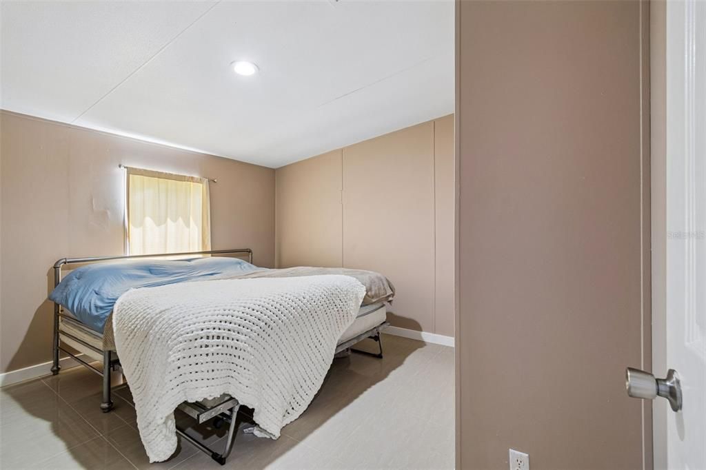For Sale: $375,000 (3 beds, 3 baths, 1782 Square Feet)