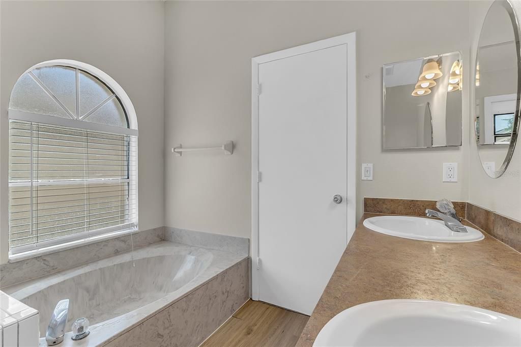 For Sale: $429,000 (3 beds, 2 baths, 1828 Square Feet)