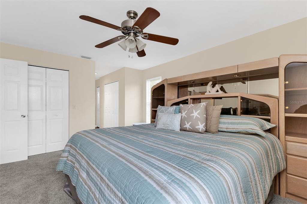 For Sale: $309,000 (4 beds, 2 baths, 2200 Square Feet)