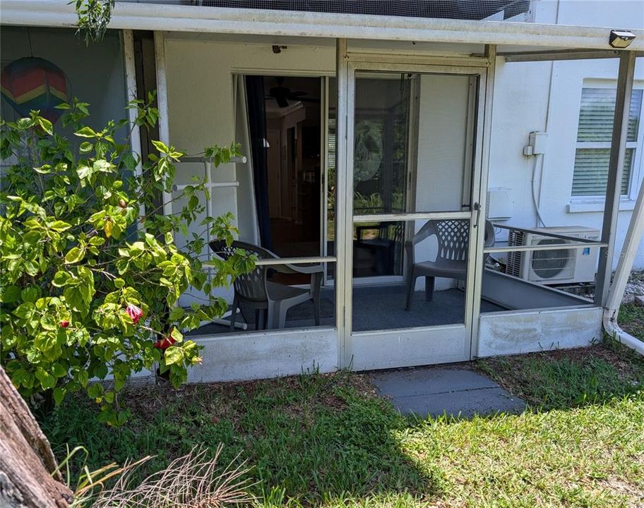 For Sale: $69,900 (1 beds, 1 baths, 576 Square Feet)