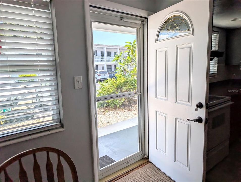 For Sale: $69,900 (1 beds, 1 baths, 576 Square Feet)