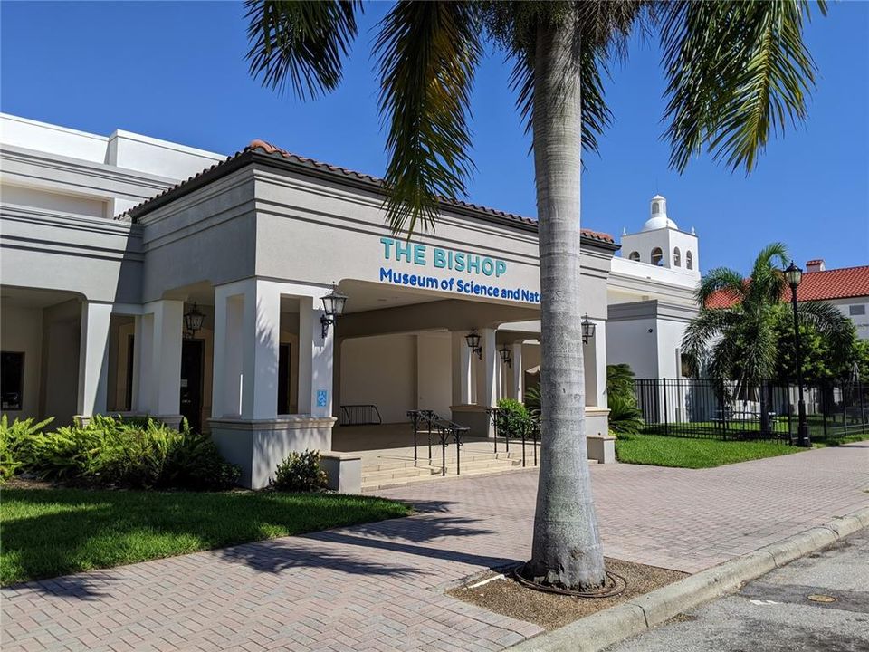 For Sale: $69,900 (1 beds, 1 baths, 576 Square Feet)