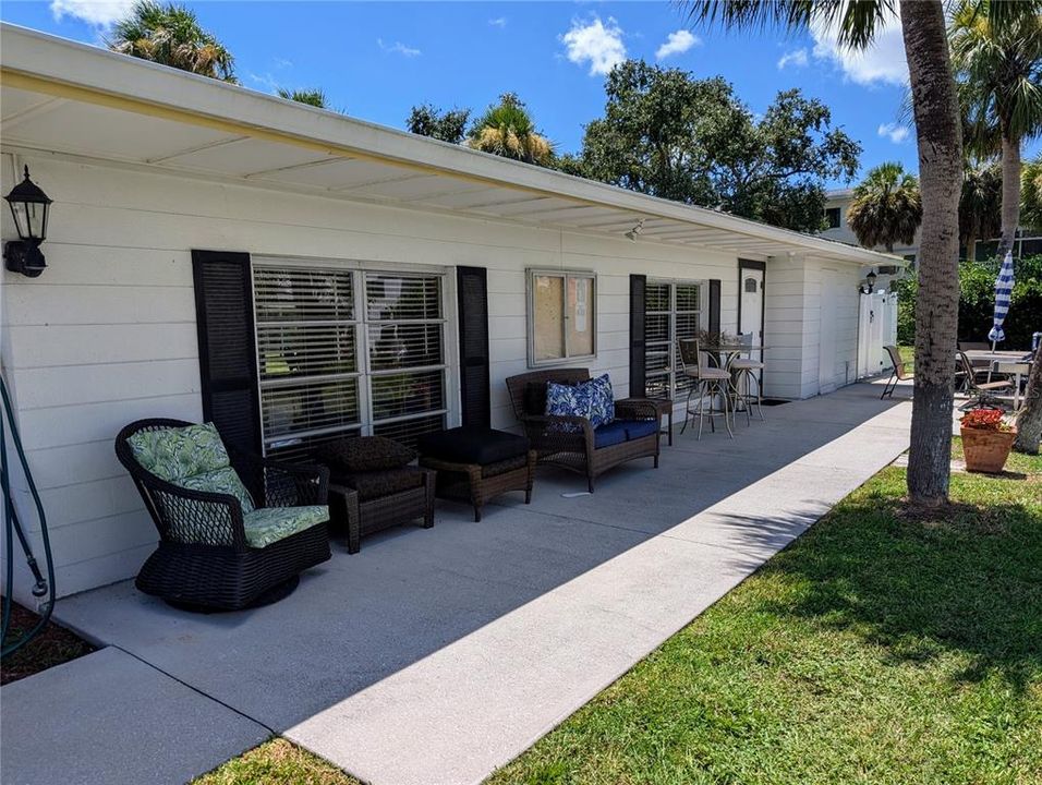 For Sale: $69,900 (1 beds, 1 baths, 576 Square Feet)