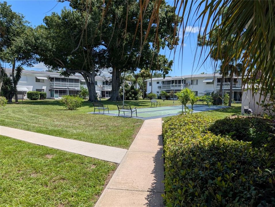 For Sale: $69,900 (1 beds, 1 baths, 576 Square Feet)