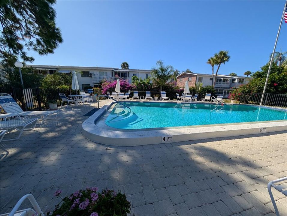 For Sale: $69,900 (1 beds, 1 baths, 576 Square Feet)