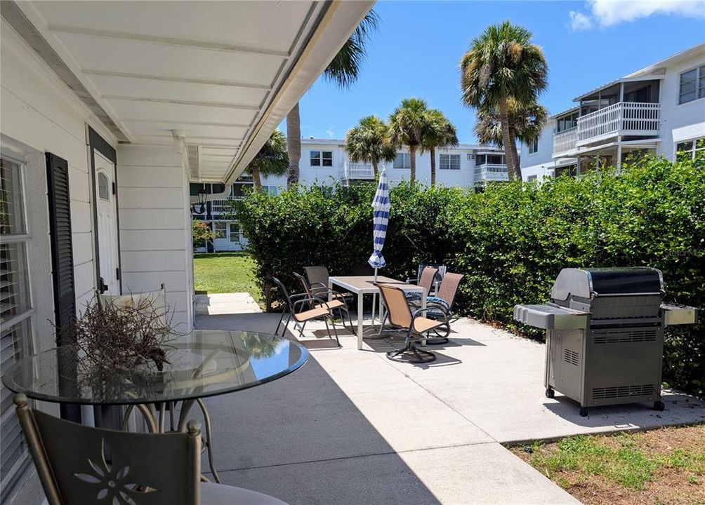 For Sale: $69,900 (1 beds, 1 baths, 576 Square Feet)