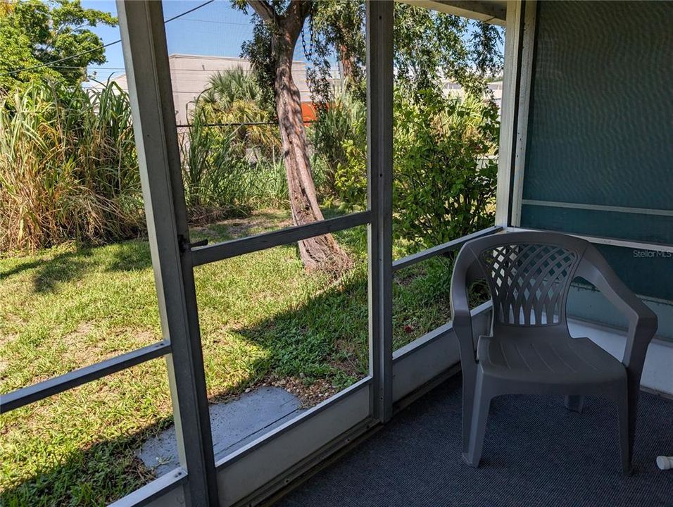 For Sale: $69,900 (1 beds, 1 baths, 576 Square Feet)