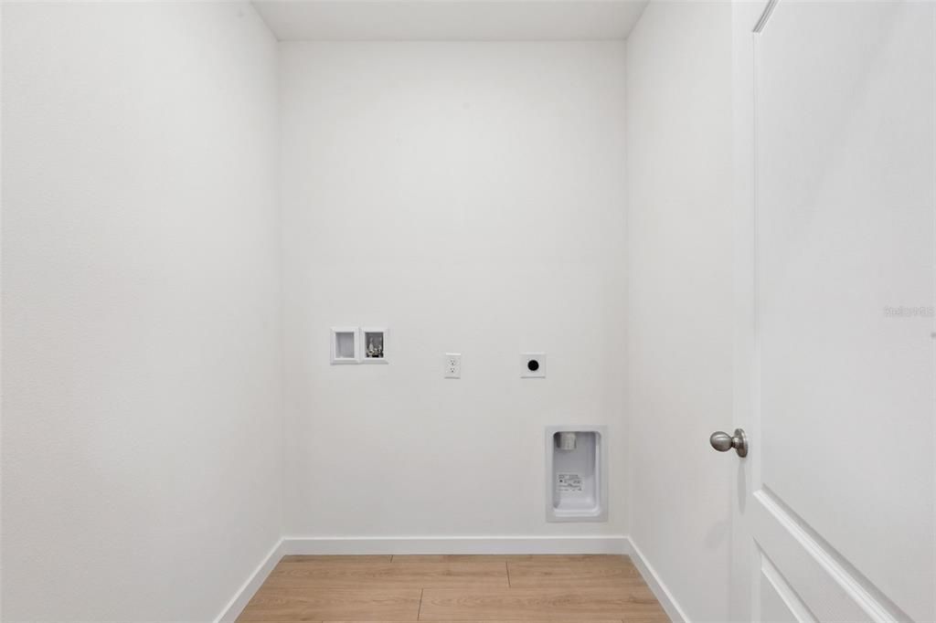For Sale: $356,990 (3 beds, 2 baths, 1672 Square Feet)