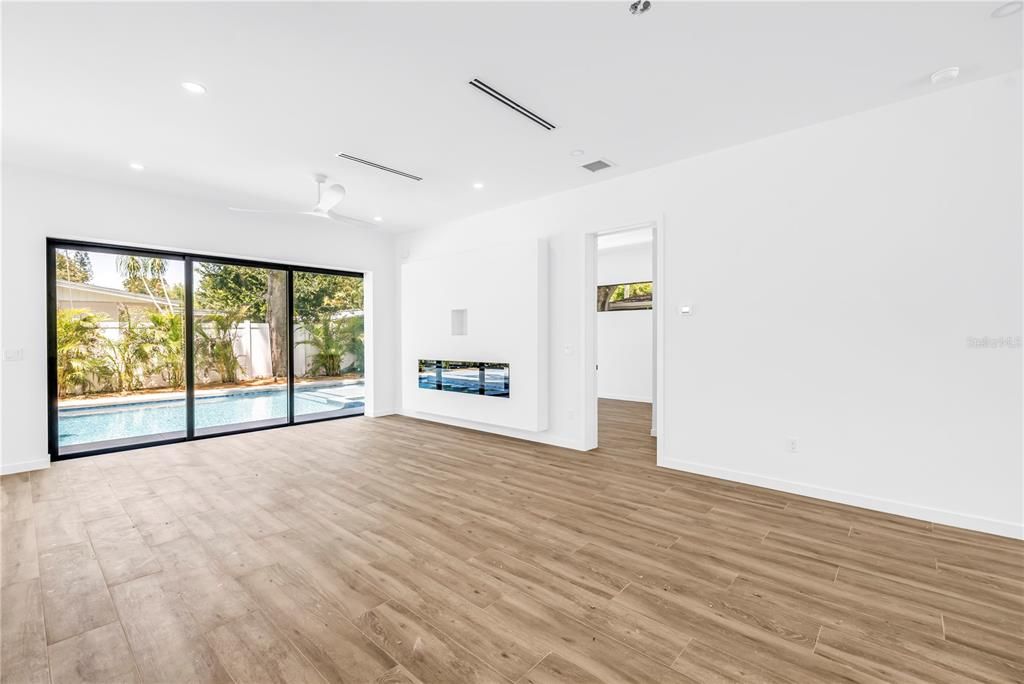 For Sale: $2,199,000 (5 beds, 5 baths, 3000 Square Feet)