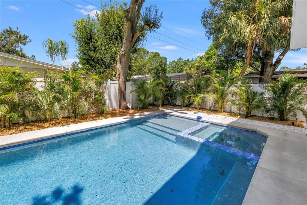 For Sale: $2,199,000 (5 beds, 5 baths, 3000 Square Feet)