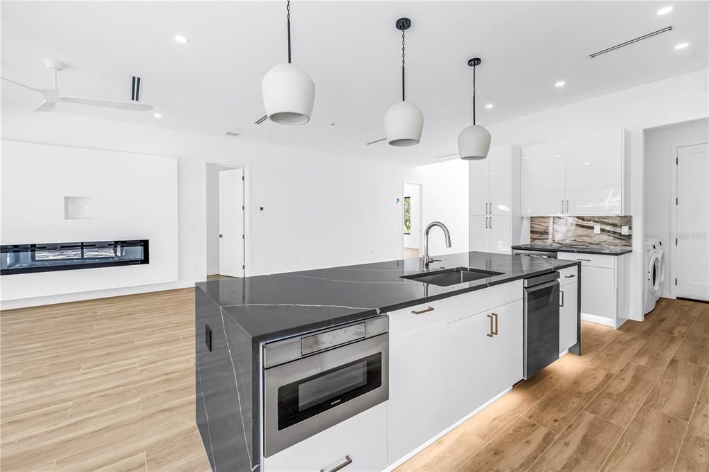 For Sale: $2,199,000 (5 beds, 5 baths, 3000 Square Feet)