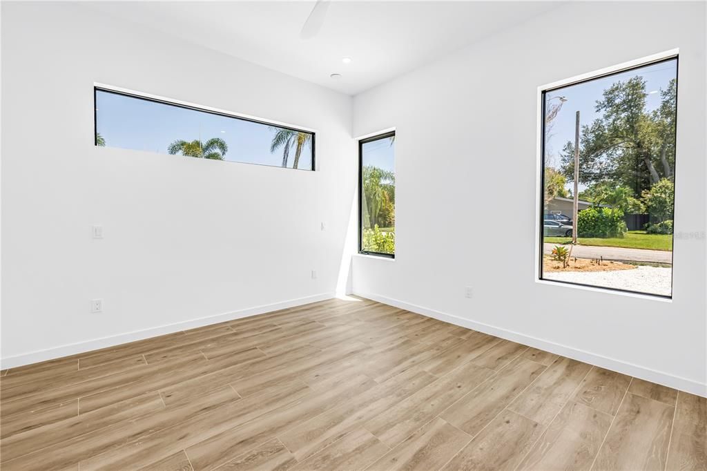 For Sale: $2,199,000 (5 beds, 5 baths, 3000 Square Feet)