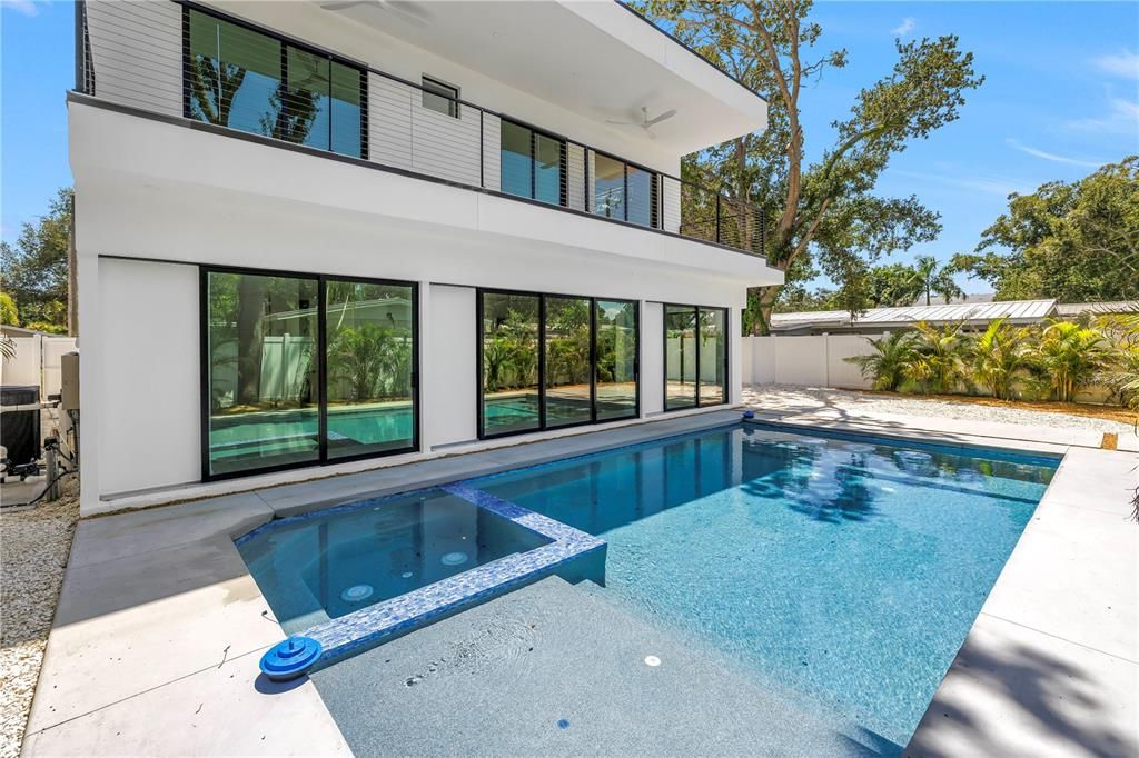 For Sale: $2,199,000 (5 beds, 5 baths, 3000 Square Feet)