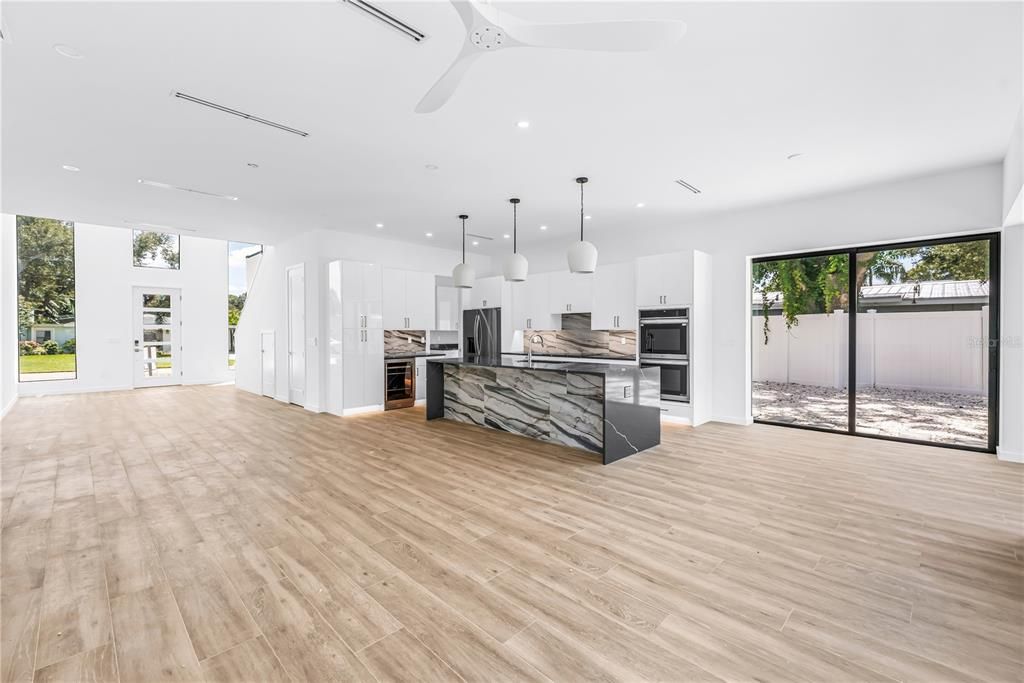 For Sale: $2,199,000 (5 beds, 5 baths, 3000 Square Feet)