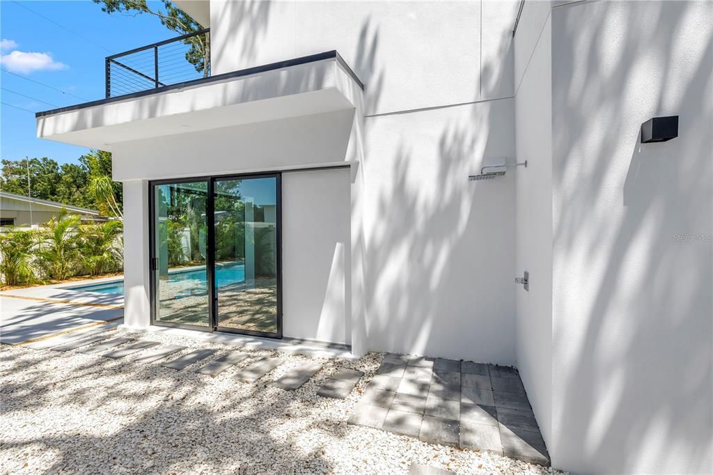 For Sale: $2,199,000 (5 beds, 5 baths, 3000 Square Feet)