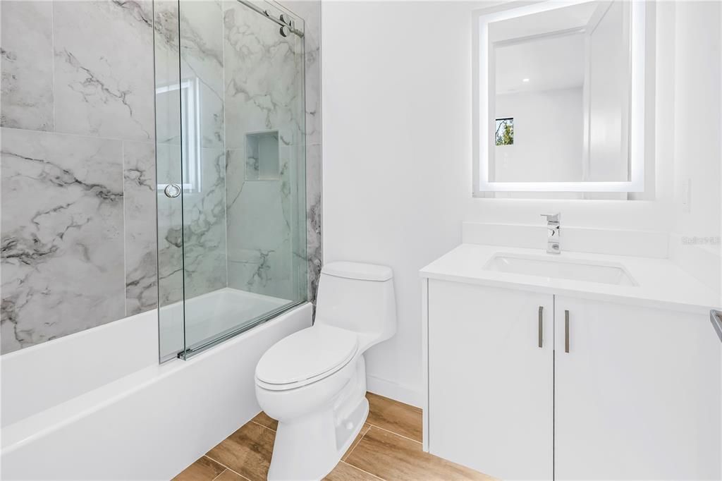 For Sale: $2,199,000 (5 beds, 5 baths, 3000 Square Feet)