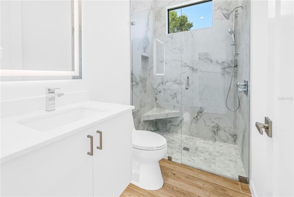 For Sale: $2,199,000 (5 beds, 5 baths, 3000 Square Feet)