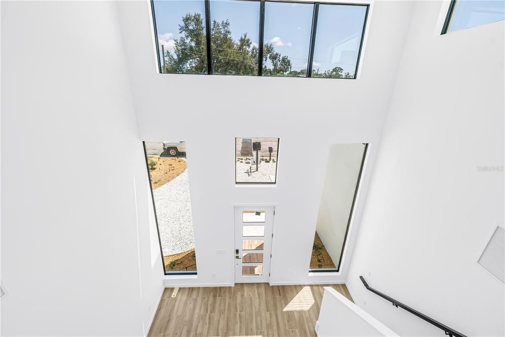 For Sale: $2,199,000 (5 beds, 5 baths, 3000 Square Feet)