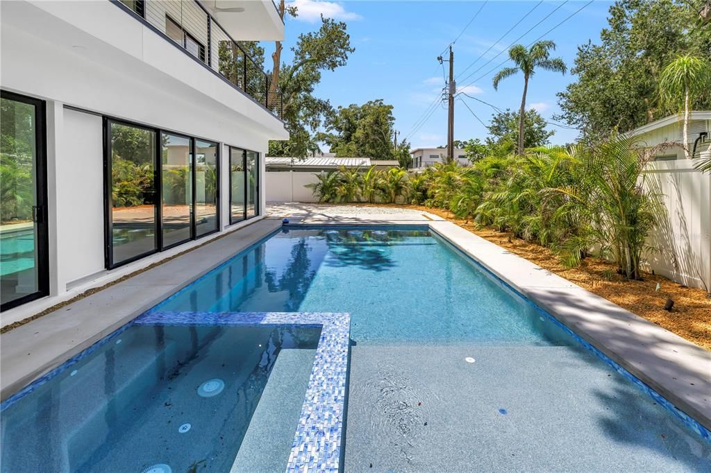 For Sale: $2,199,000 (5 beds, 5 baths, 3000 Square Feet)
