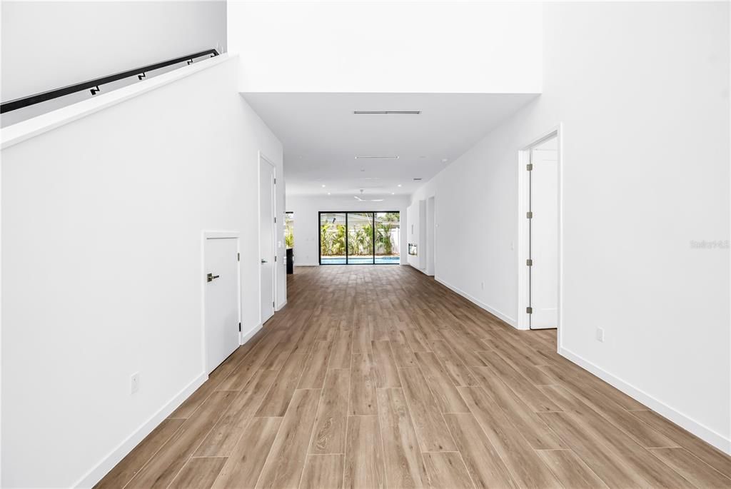 For Sale: $2,199,000 (5 beds, 5 baths, 3000 Square Feet)