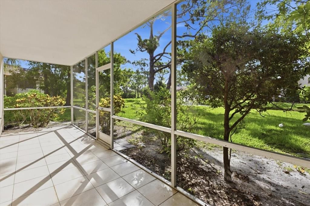 For Sale: $112,500 (2 beds, 2 baths, 921 Square Feet)