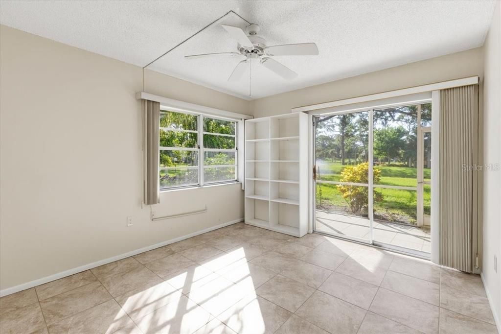 For Sale: $112,500 (2 beds, 2 baths, 921 Square Feet)