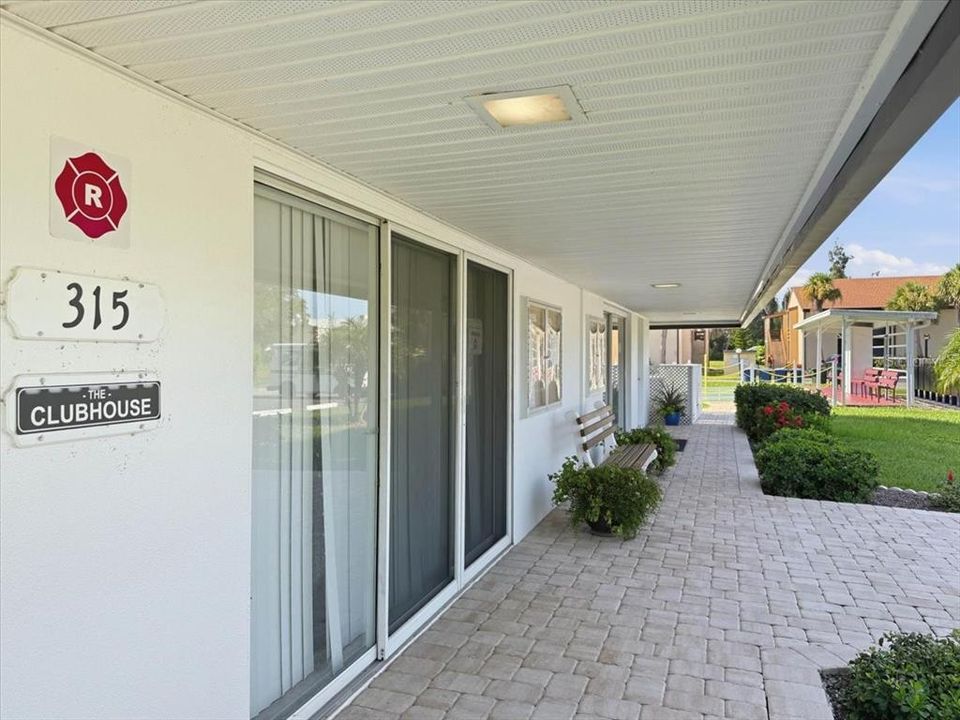 For Sale: $112,500 (2 beds, 2 baths, 921 Square Feet)