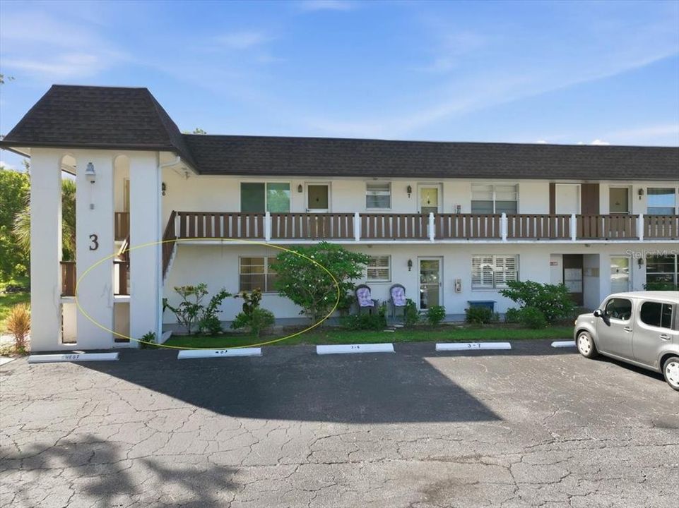 For Sale: $112,500 (2 beds, 2 baths, 921 Square Feet)