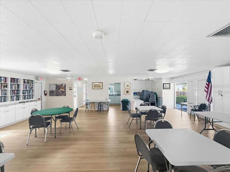 For Sale: $112,500 (2 beds, 2 baths, 921 Square Feet)