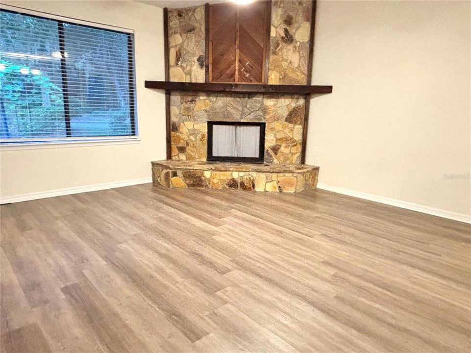 For Sale: $250,000 (2 beds, 2 baths, 1257 Square Feet)